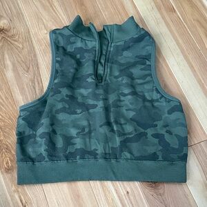 Camo Half-Zip Cropped sports bra Top - Olive Camo